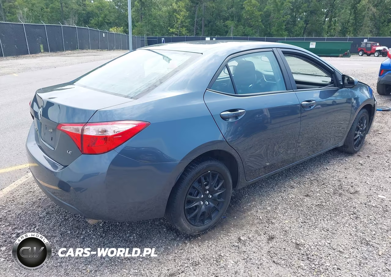 2018 Toyota Corolla Le VIN:2T1BURHE0JC080683 - 4