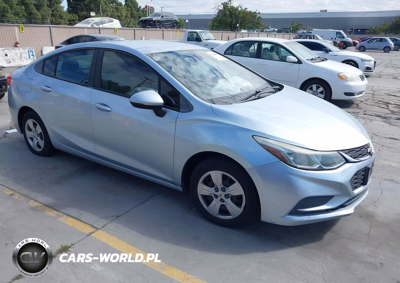 2017 Chevrolet Cruze Ls Auto – zdjęcie 1 z 11