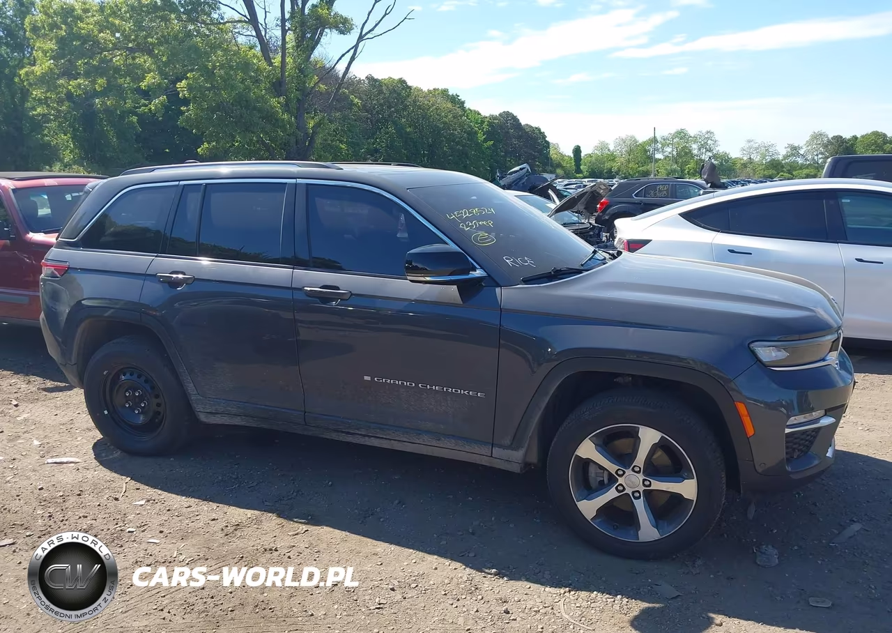 2023 Jeep Grand Cherokee 4Xe VIN:1C4RJYB63PC665598 - 13