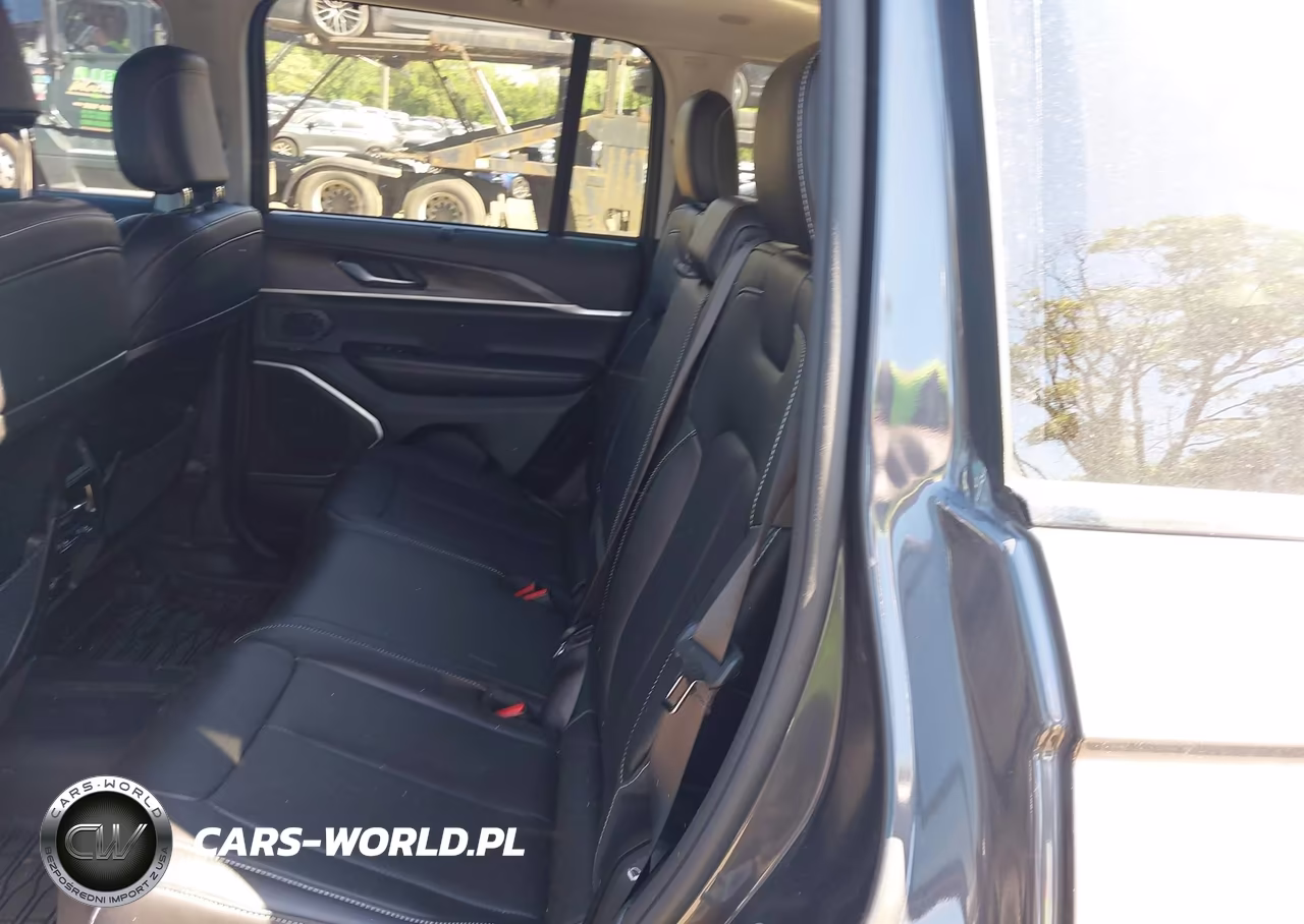 2023 Jeep Grand Cherokee 4Xe VIN:1C4RJYB63PC665598 - 8