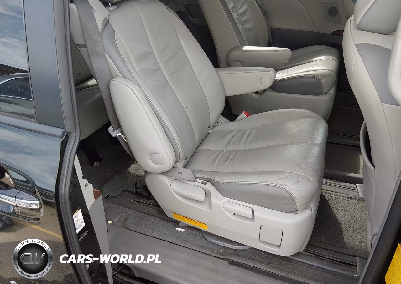 2011 Toyota Sienna Limited VIN:5TDDK3DC7BS002894 - 8