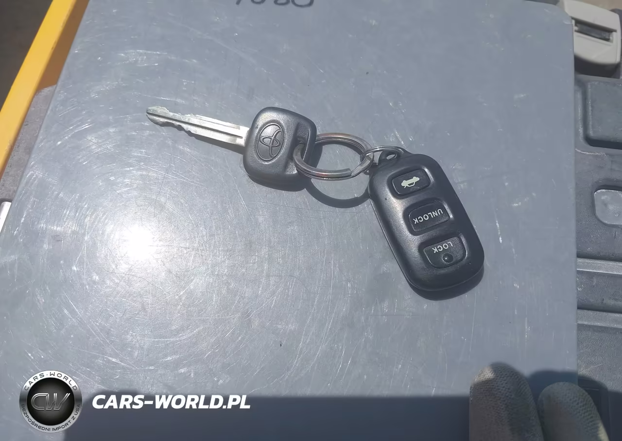 2004 Toyota Camry Le VIN:JTDBE32K840246603 - 11
