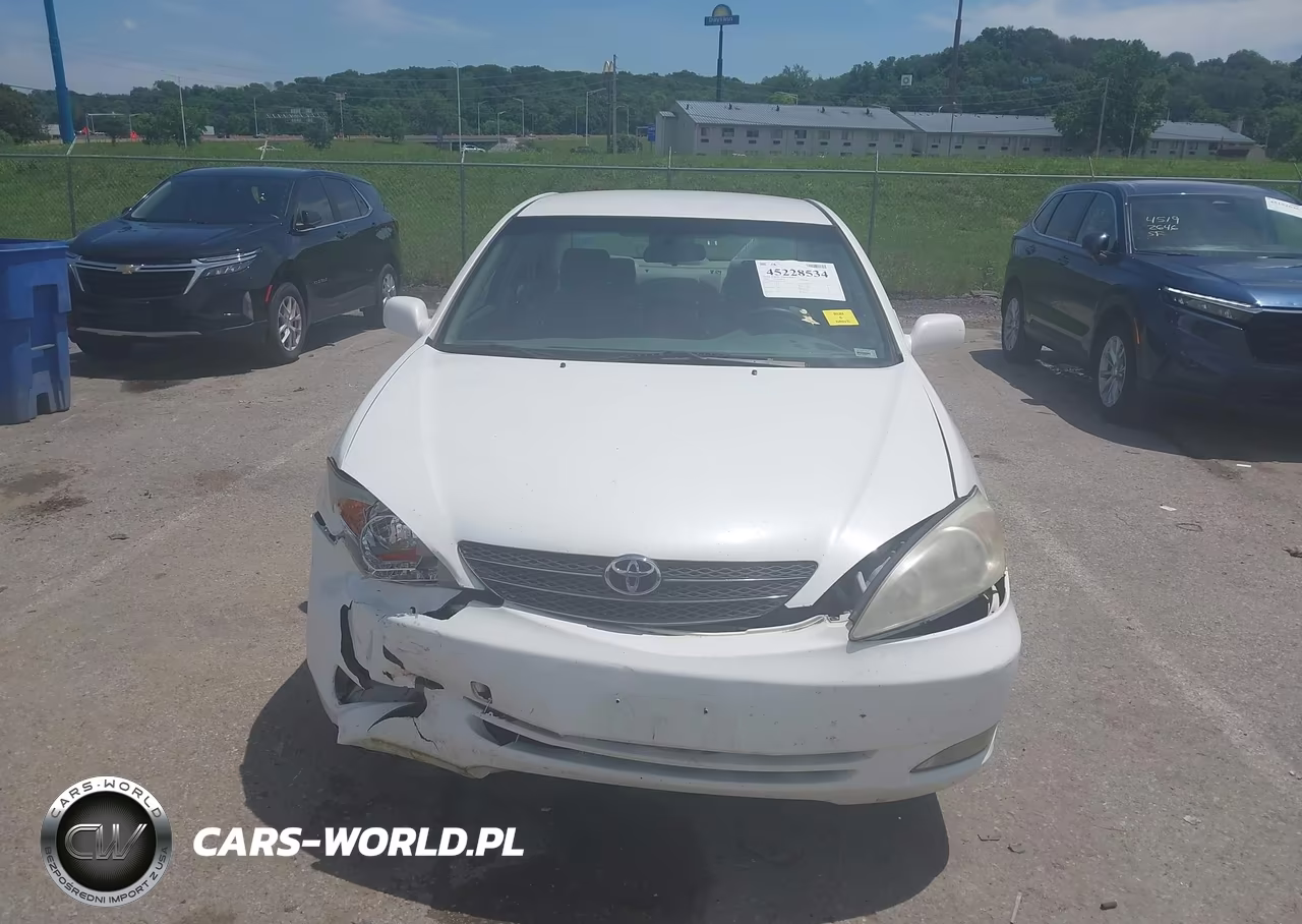 2004 Toyota Camry Le VIN:JTDBE32K840246603 - 12