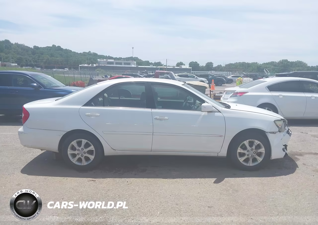 2004 Toyota Camry Le VIN:JTDBE32K840246603 - 13
