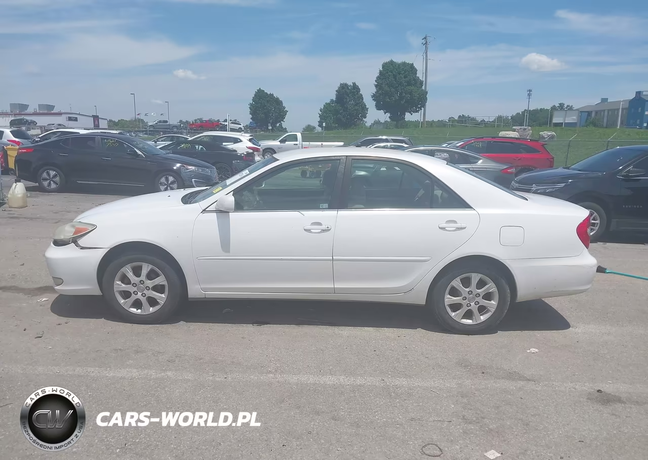 2004 Toyota Camry Le VIN:JTDBE32K840246603 - 14