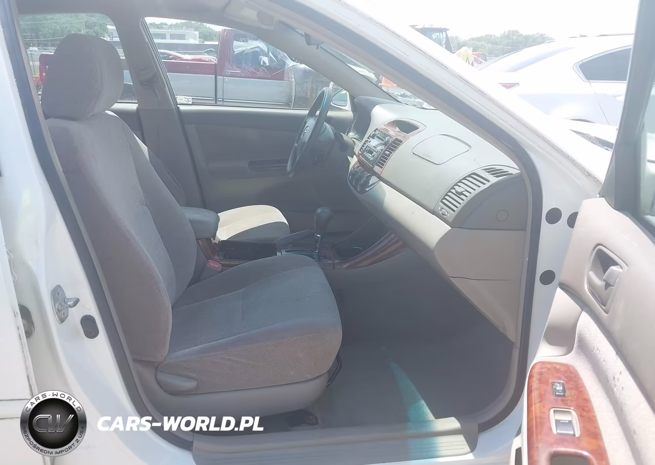 2004 Toyota Camry Le VIN:JTDBE32K840246603 - 5