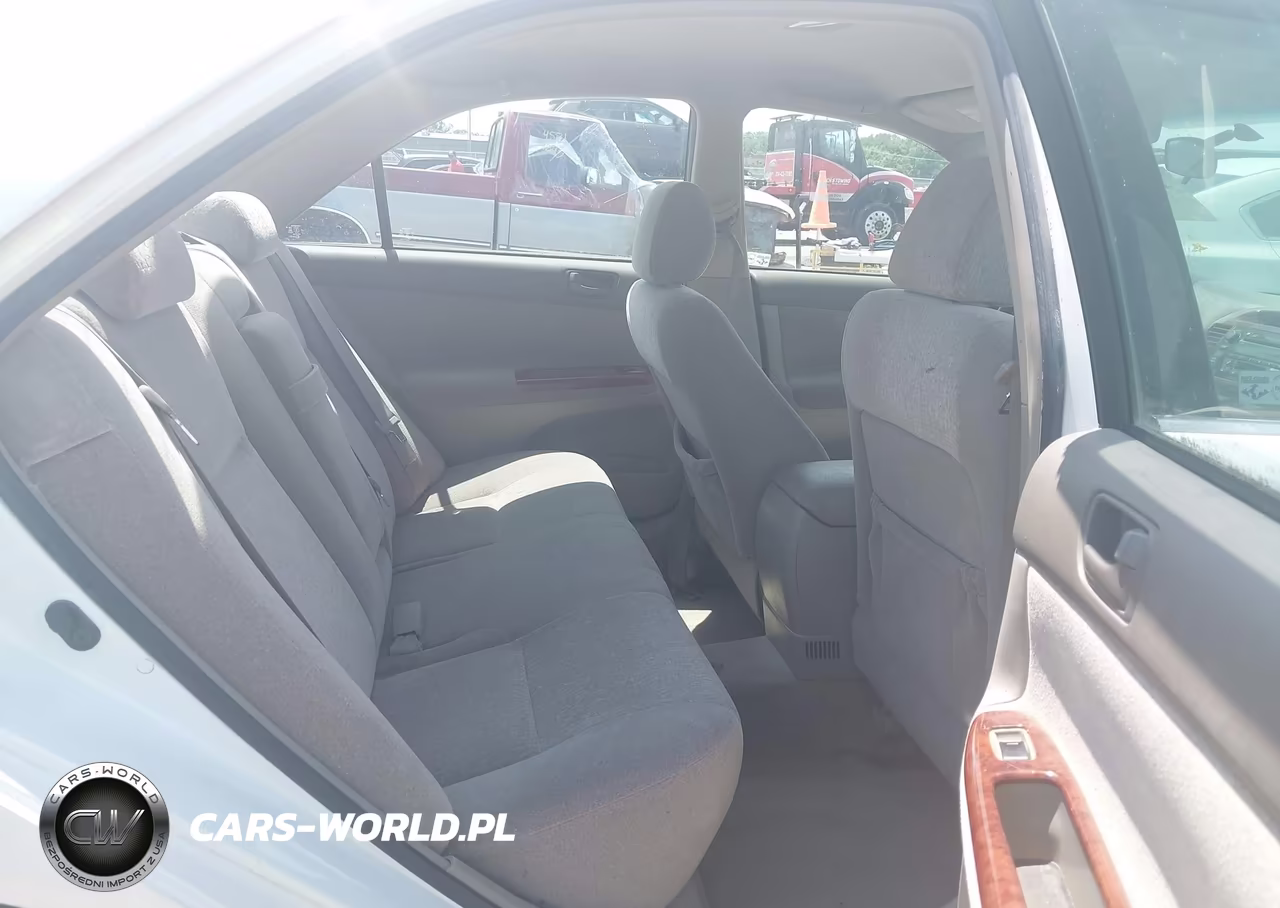 2004 Toyota Camry Le VIN:JTDBE32K840246603 - 8