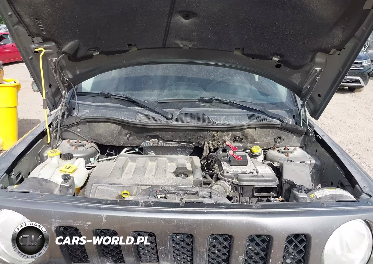 2012 Jeep Patriot Latitude VIN:1C4NJRFB2CD689407 - 10