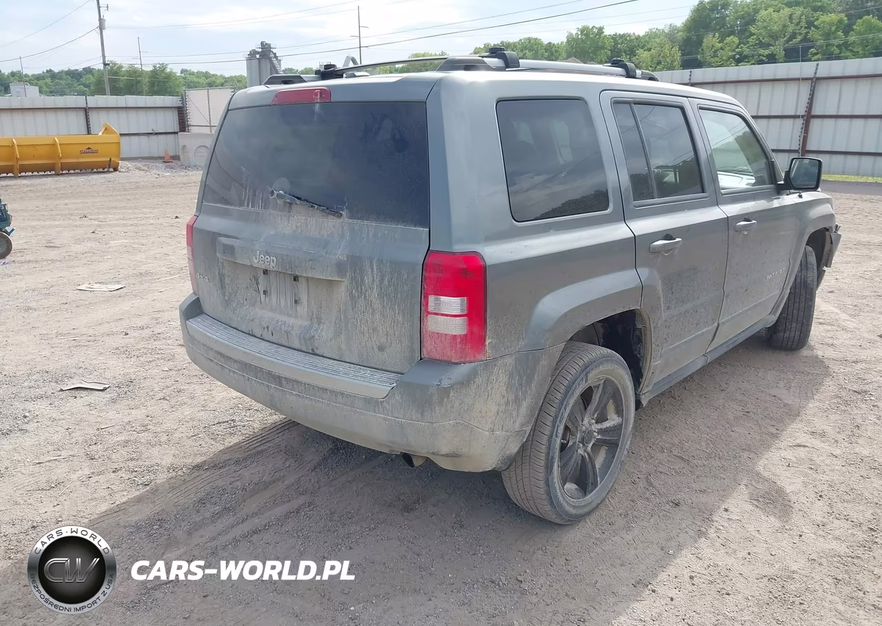 2012 Jeep Patriot Latitude VIN:1C4NJRFB2CD689407 - 4