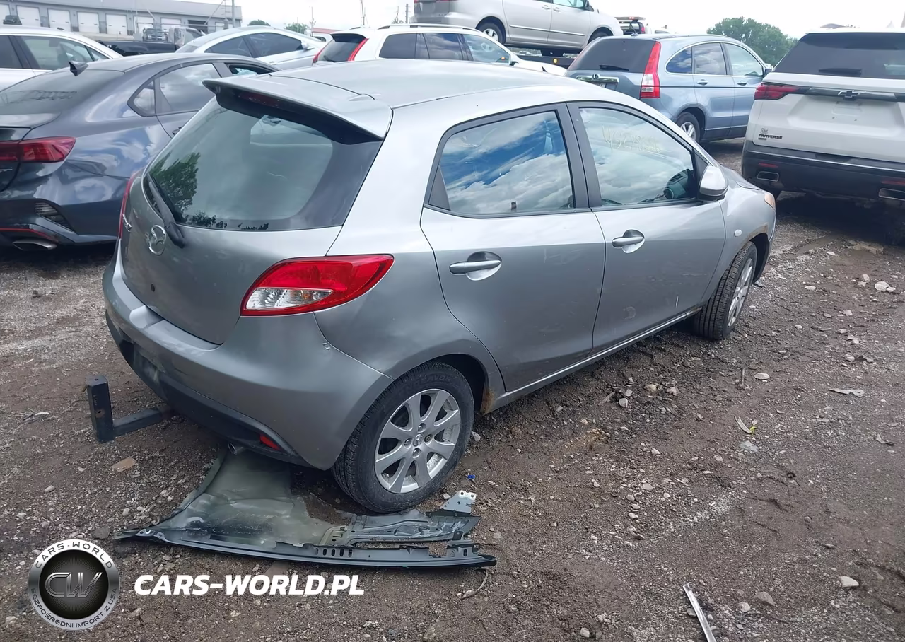 2011 Mazda Mazda2 Touring VIN:JM1DE1HZ3B0101662 - 4