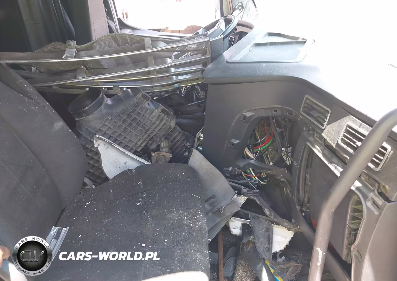 2020 Freightliner New Cascadia 126 VIN:3AKJHHDR5LSMD8853 - 7