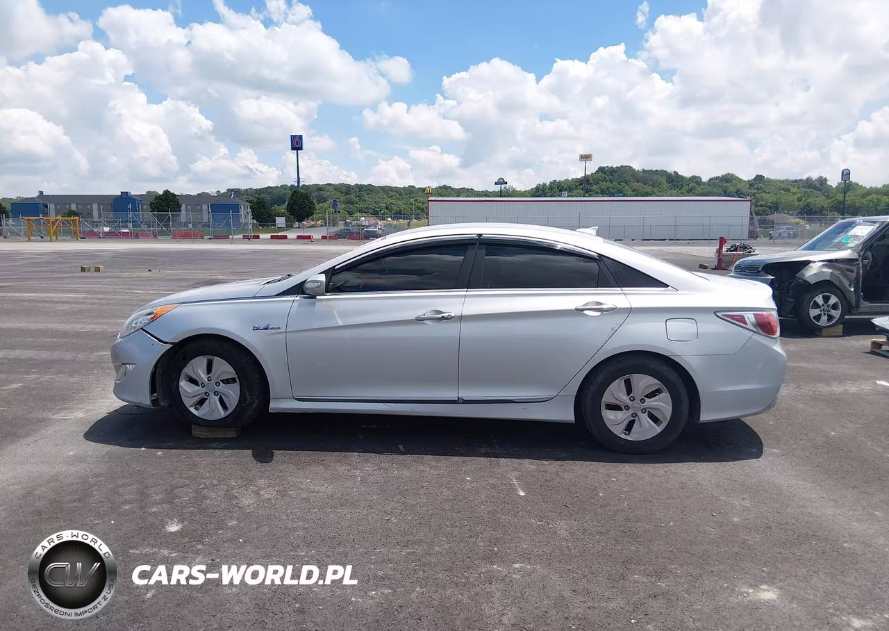 2015 Hyundai Sonata Hybrid VIN:KMHEC4A45FA126861 - 14