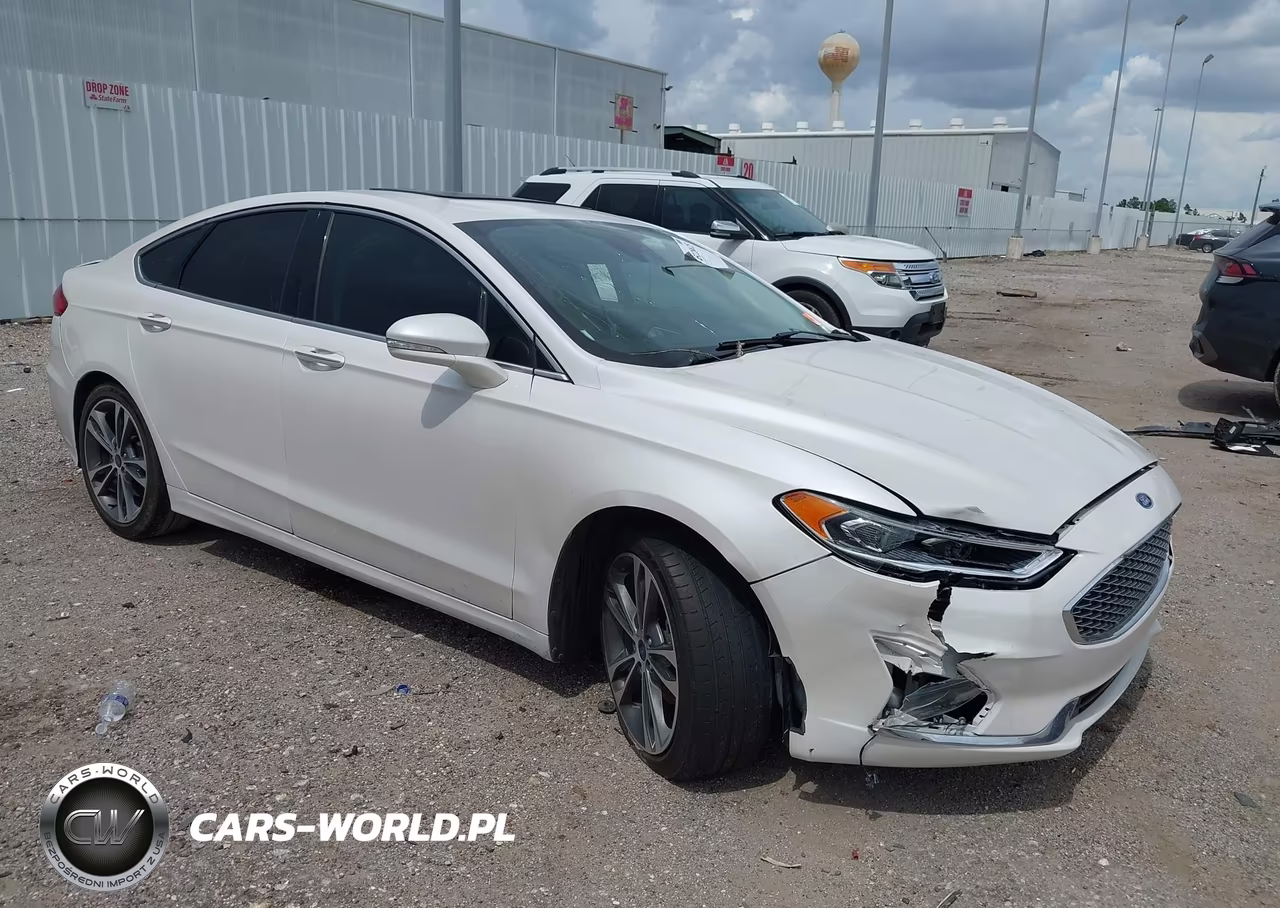 2020 Ford Fusion Titanium – zdjęcie 1 z 16