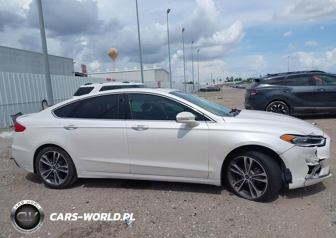2020 Ford Fusion Titanium VIN:3FA6P0K93LR143844 - 13