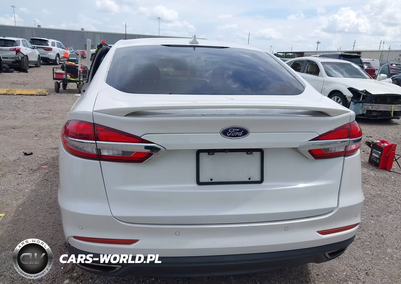 2020 Ford Fusion Titanium VIN:3FA6P0K93LR143844 - 16