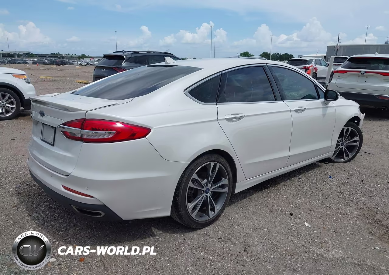 2020 Ford Fusion Titanium VIN:3FA6P0K93LR143844 - 4