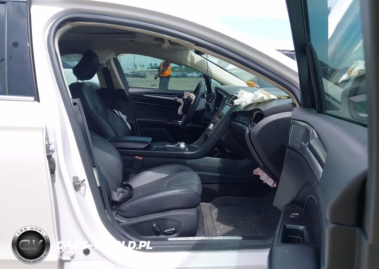 2020 Ford Fusion Titanium VIN:3FA6P0K93LR143844 - 5