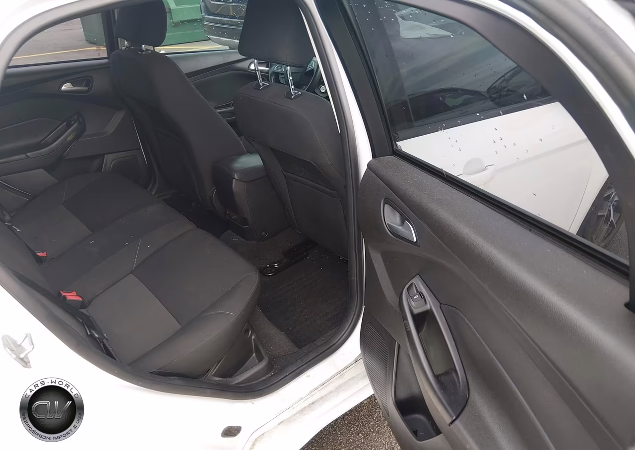 2015 Ford Focus Se VIN:1FADP3K22FL354046 - 8