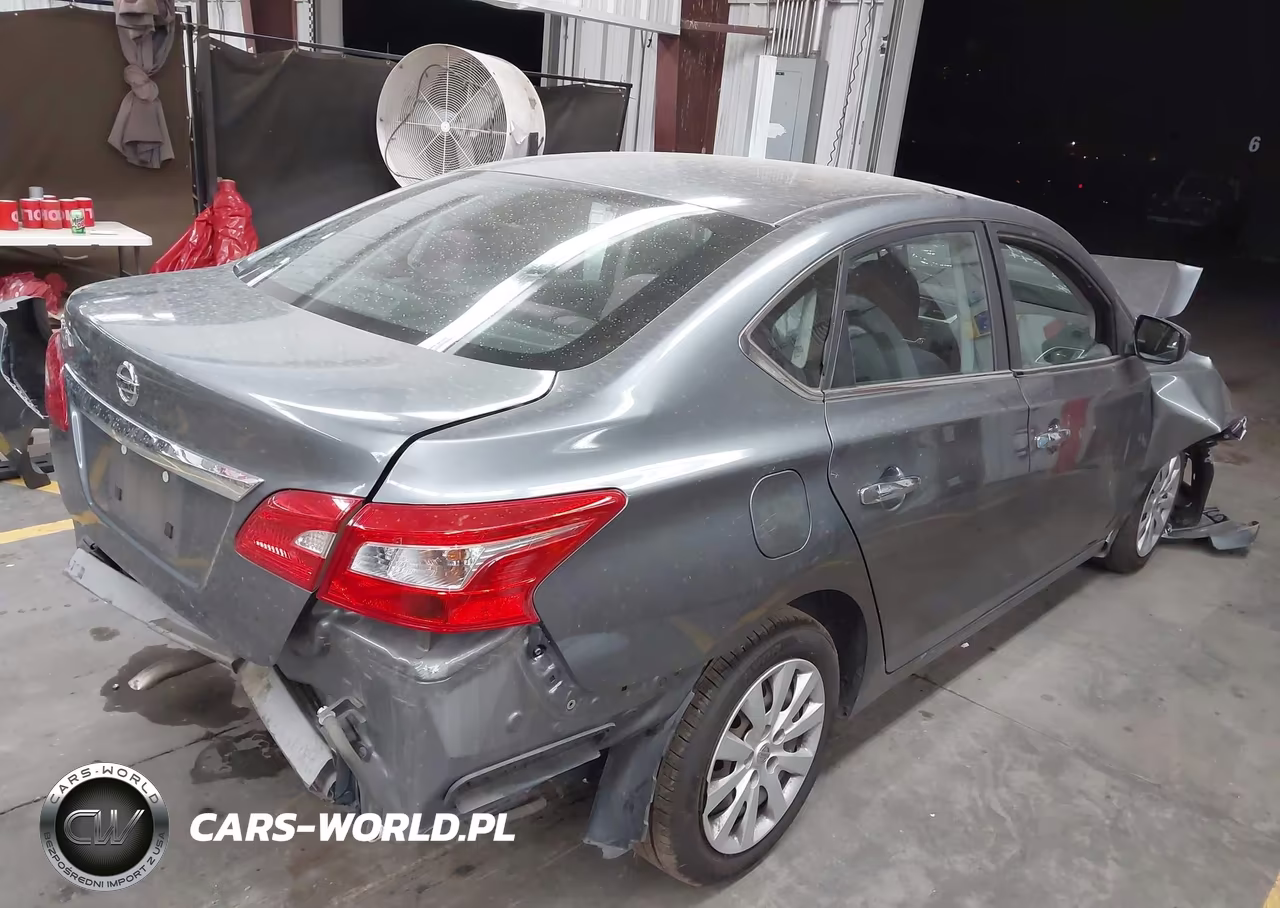 2018 Nissan Sentra S VIN:3N1AB7APXJY232943 - 4