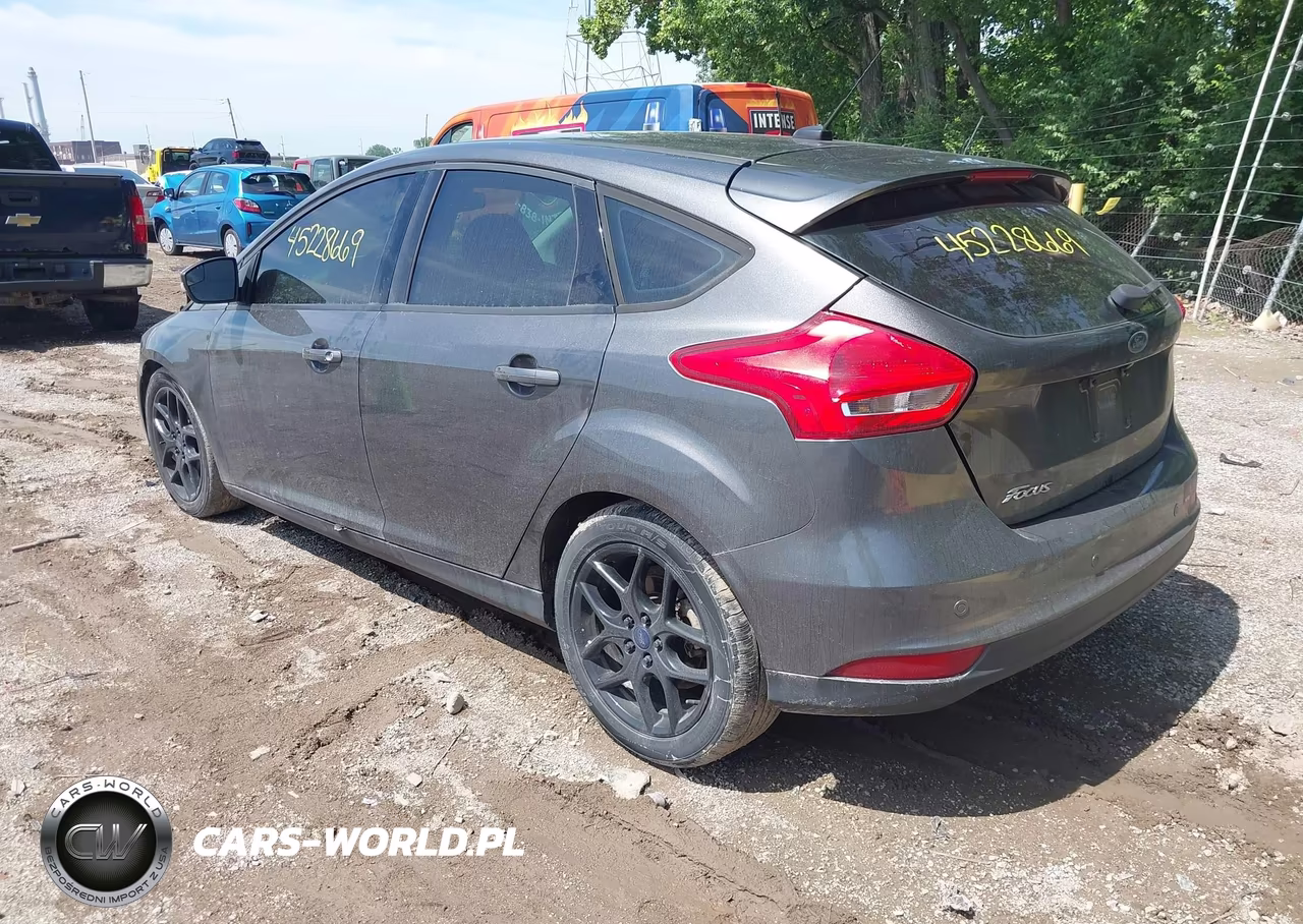 2016 Ford Focus Se VIN:1FADP3K26GL299053 - 3