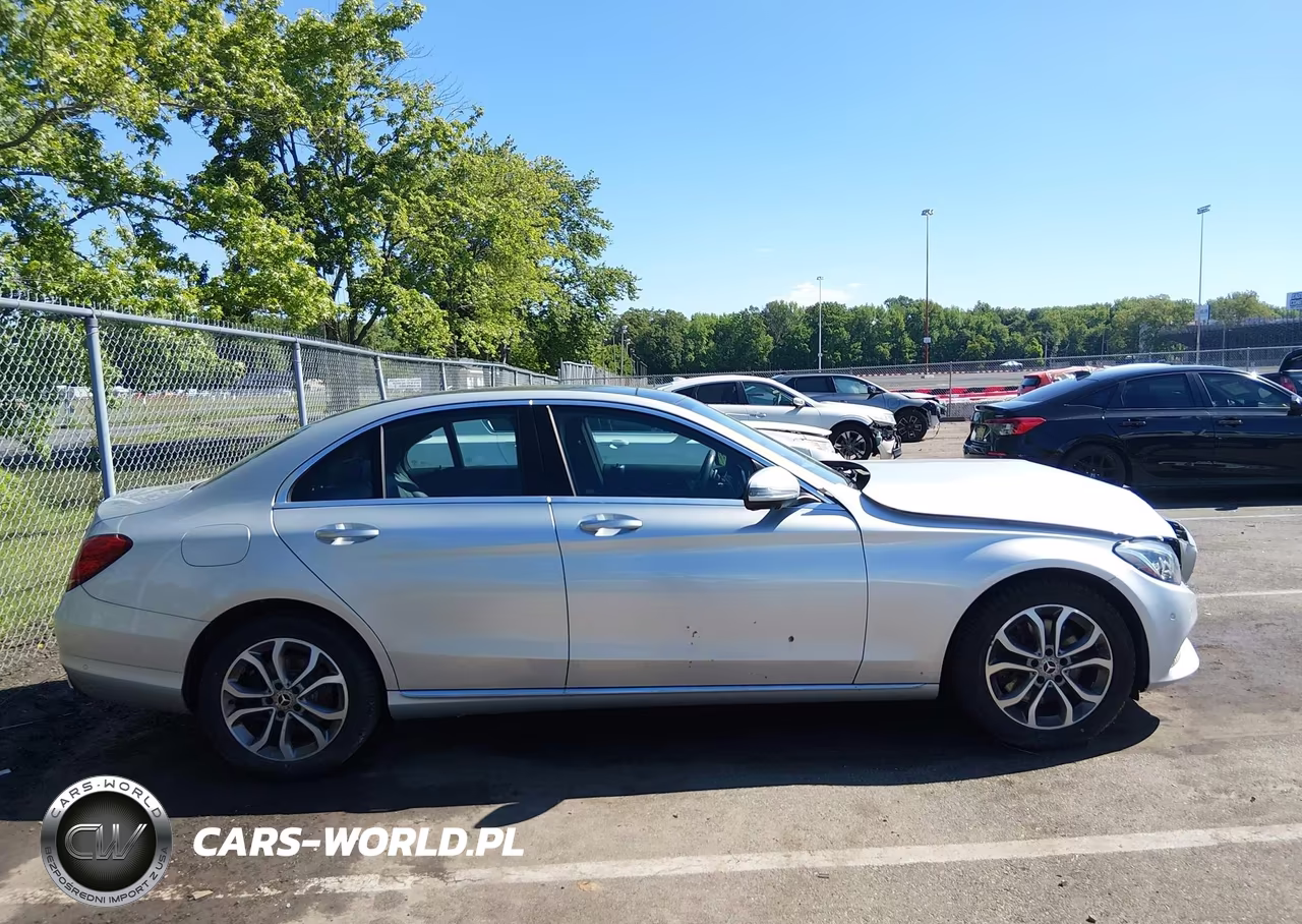 2018 Mercedes-Benz C 300 4Matic VIN:55SWF4KB8JU260890 - 13