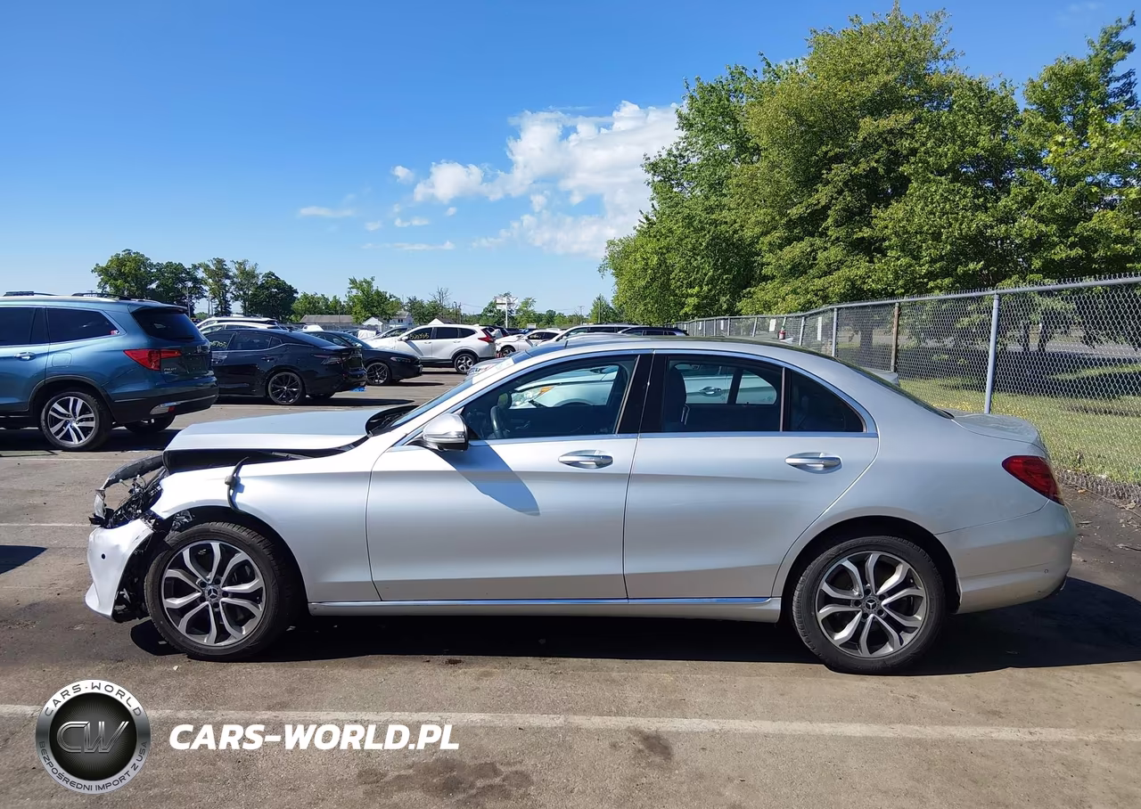 2018 Mercedes-Benz C 300 4Matic VIN:55SWF4KB8JU260890 - 14