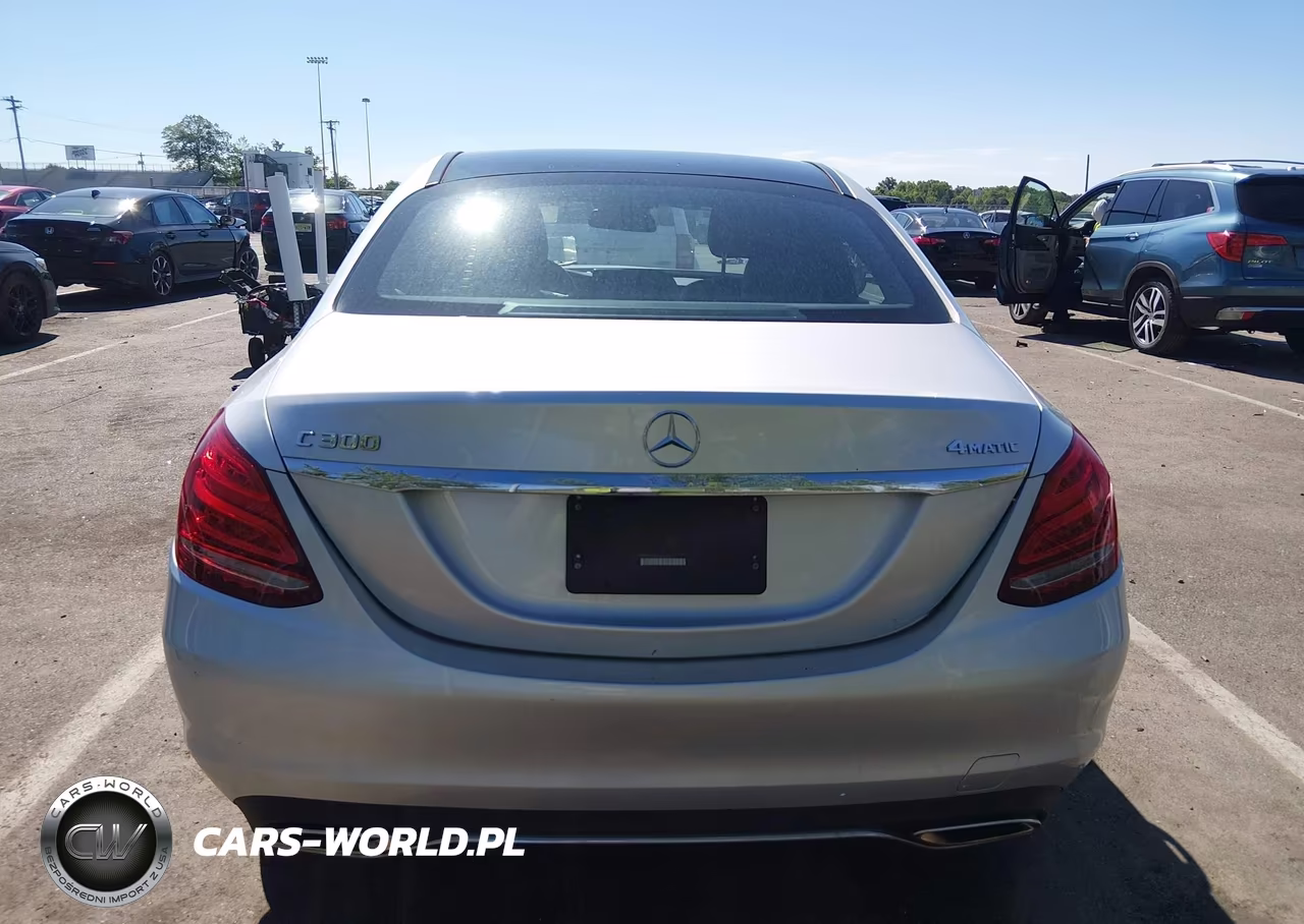 2018 Mercedes-Benz C 300 4Matic VIN:55SWF4KB8JU260890 - 16
