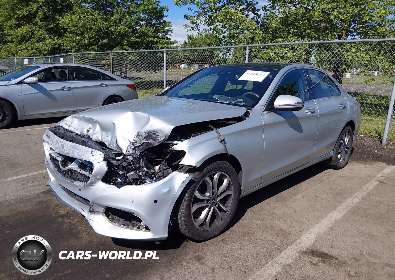 2018 Mercedes-Benz C 300 4Matic VIN:55SWF4KB8JU260890 - 2