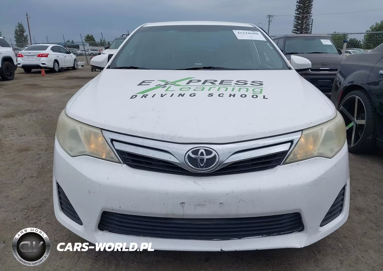 2014 Toyota Camry Le VIN:4T1BF1FK0EU419385 - 12