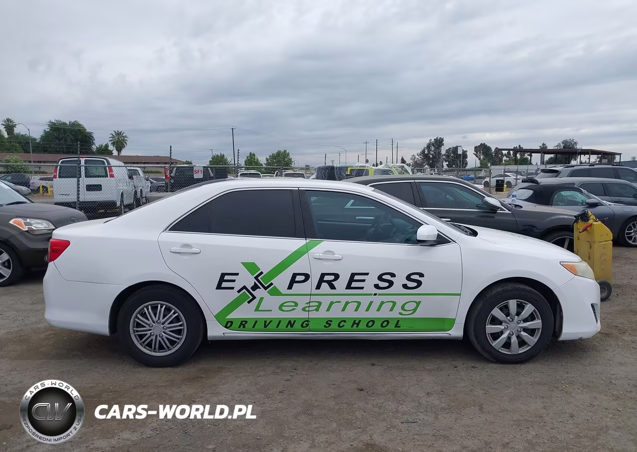 2014 Toyota Camry Le VIN:4T1BF1FK0EU419385 - 13