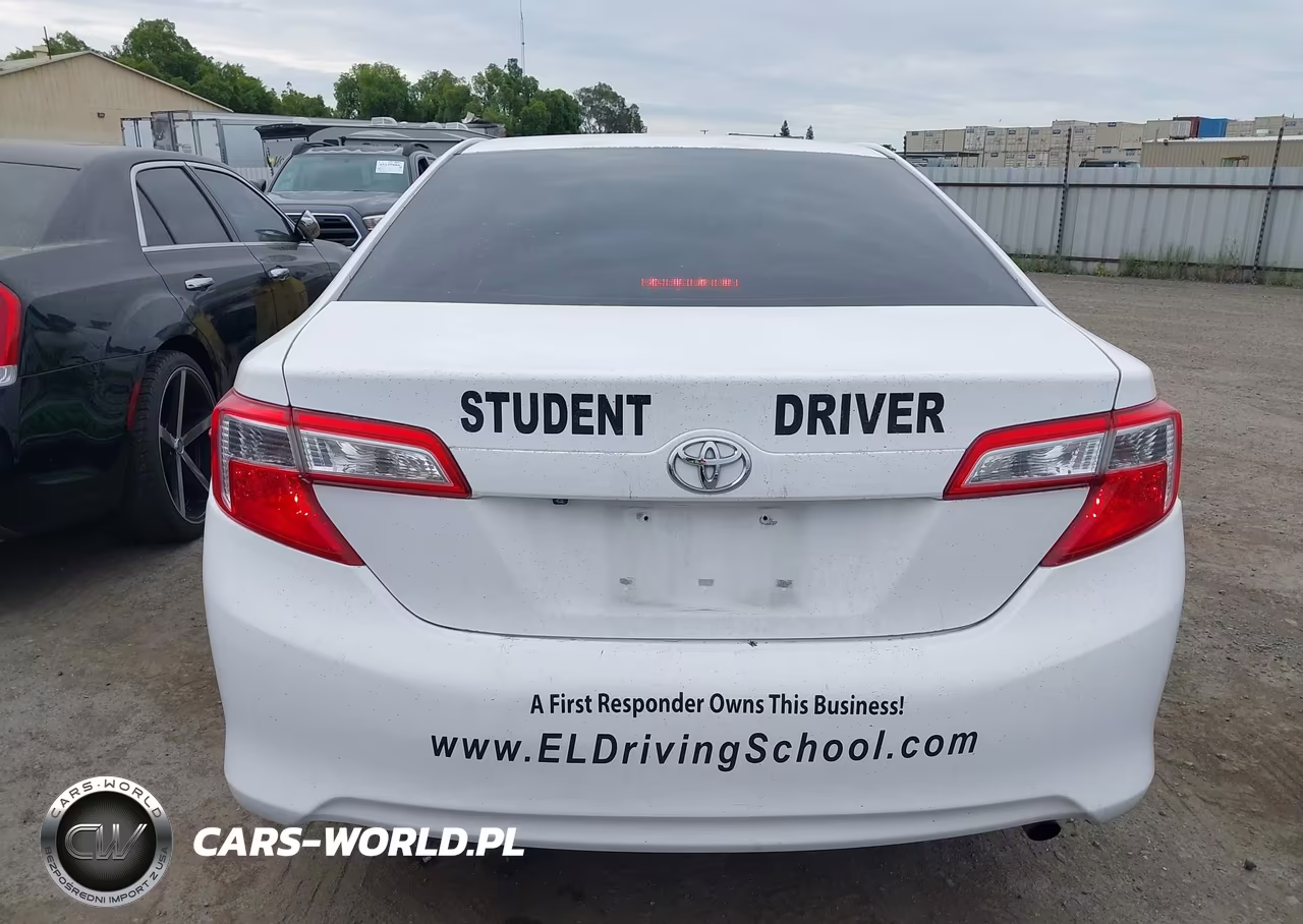 2014 Toyota Camry Le VIN:4T1BF1FK0EU419385 - 16