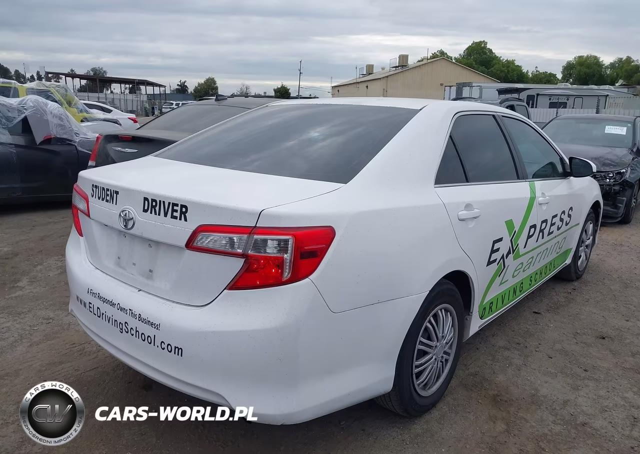 2014 Toyota Camry Le VIN:4T1BF1FK0EU419385 - 4
