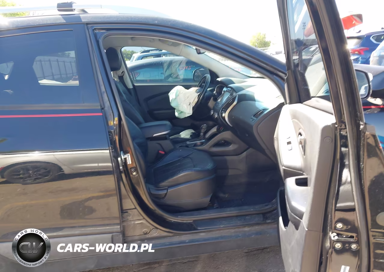2014 Hyundai Tucson Walking Dead Edition VIN:KM8JUCAG8EU936000 - 5