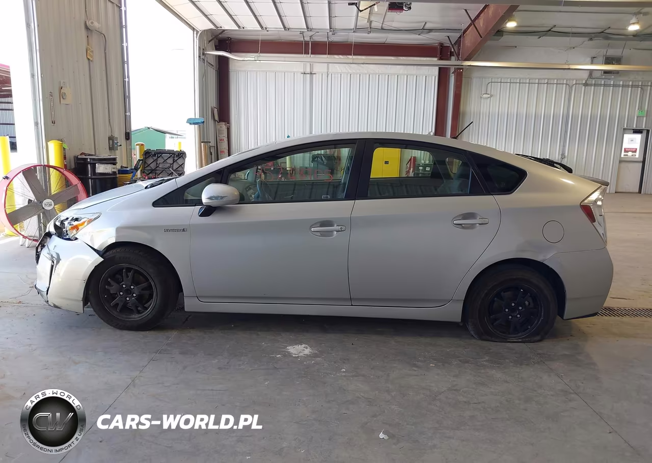 2014 Toyota Prius Two VIN:JTDKN3DU0E0393742 - 15