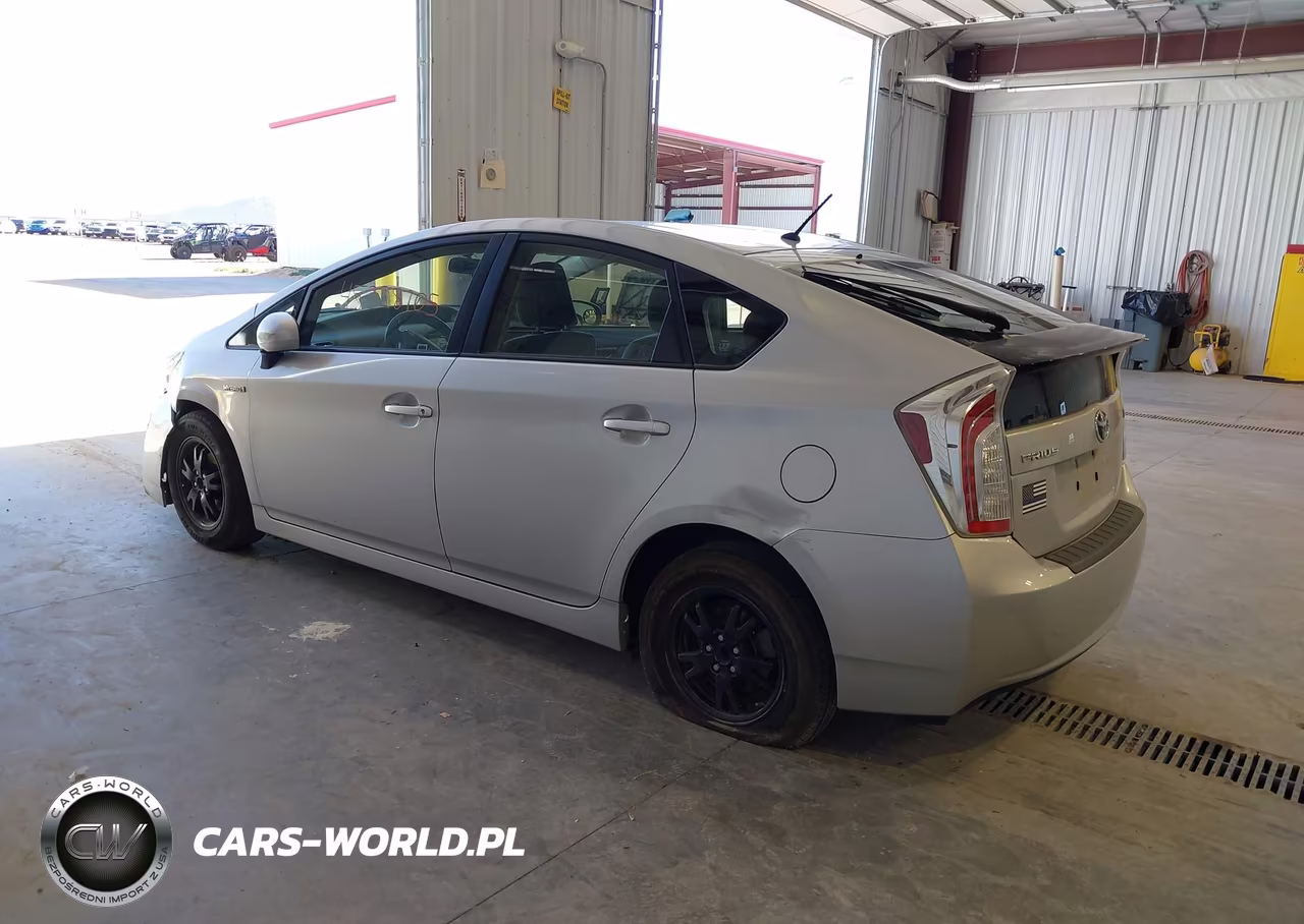 2014 Toyota Prius Two VIN:JTDKN3DU0E0393742 - 3
