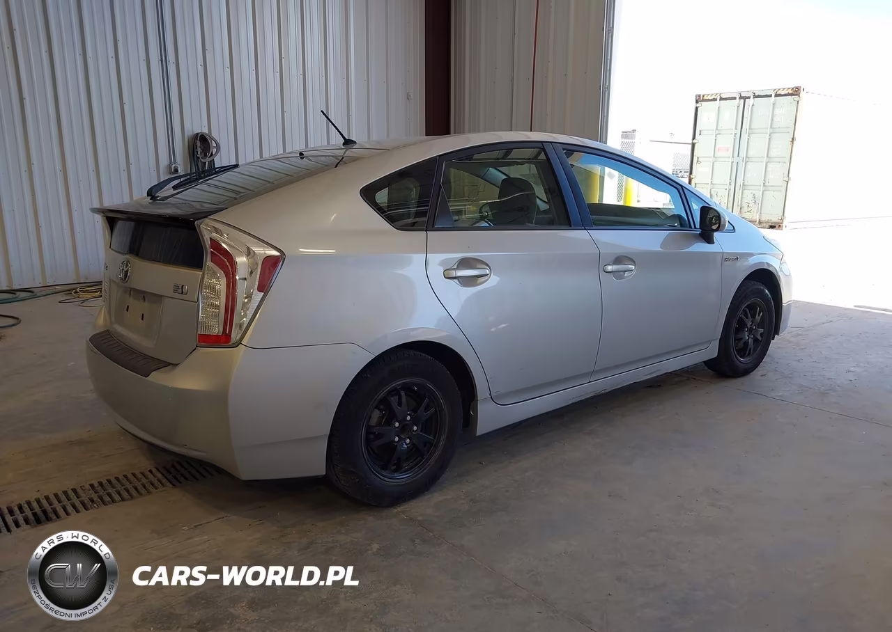 2014 Toyota Prius Two VIN:JTDKN3DU0E0393742 - 4