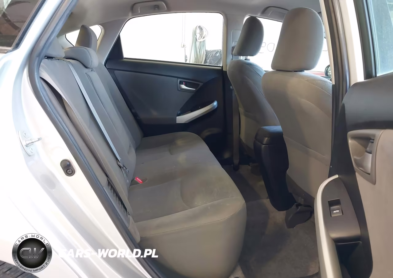 2014 Toyota Prius Two VIN:JTDKN3DU0E0393742 - 8