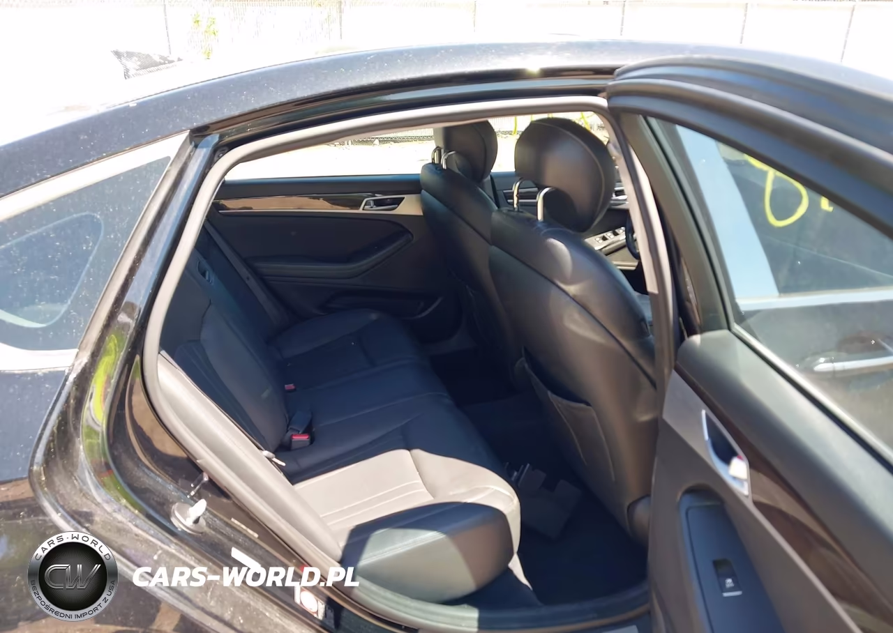 2015 Hyundai Genesis 3.8 VIN:KMHGN4JE9FU040124 - 8