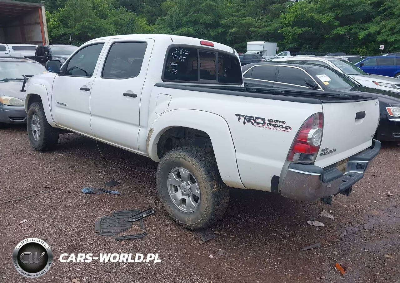 2013 Toyota Tacoma Base V6 VIN:3TMLU4EN1DM110507 - 3