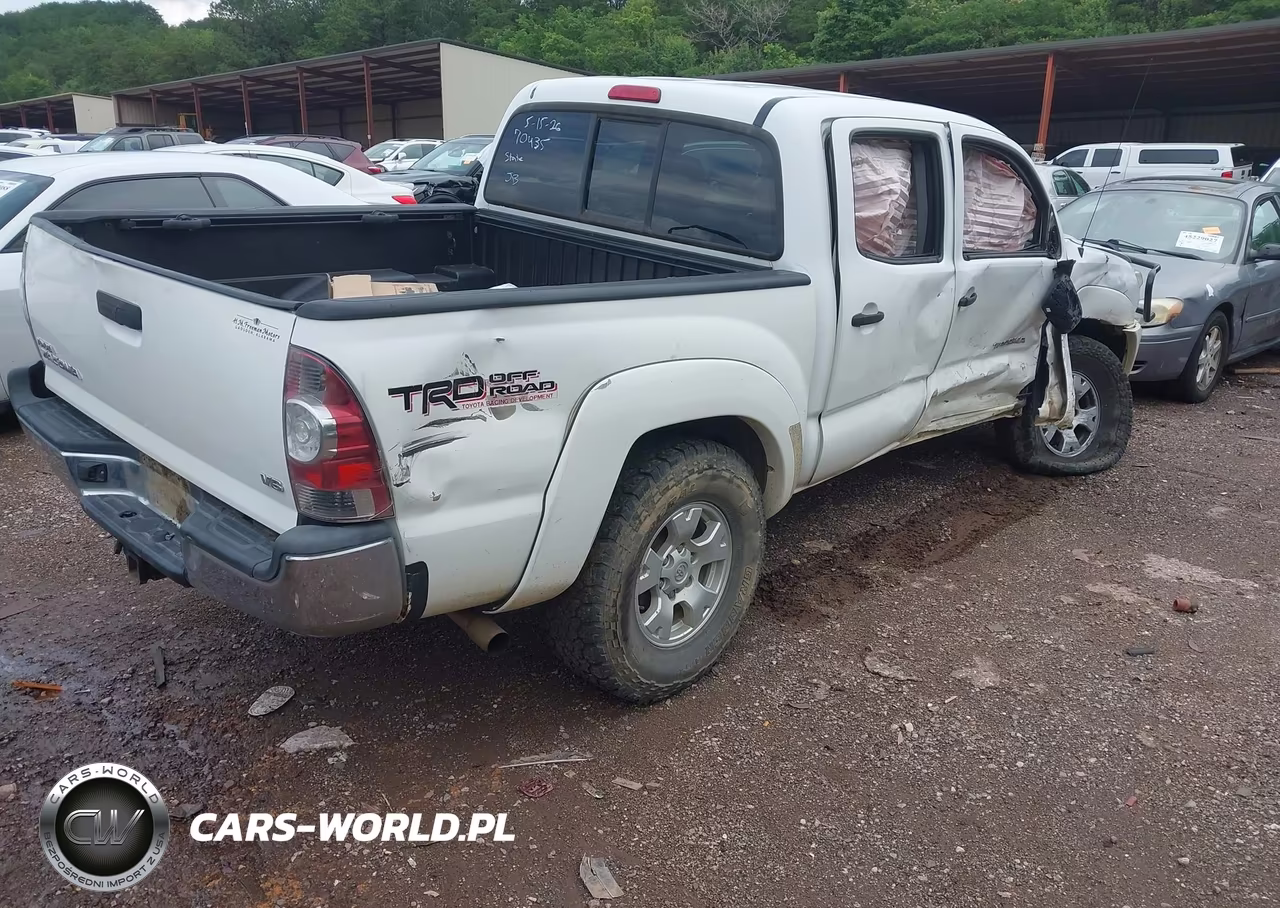 2013 Toyota Tacoma Base V6 VIN:3TMLU4EN1DM110507 - 4