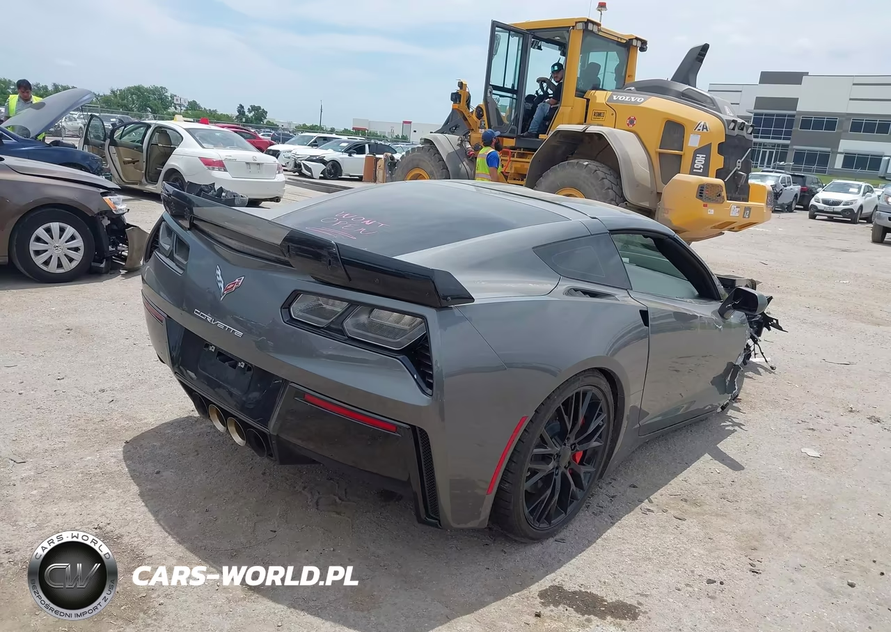 2016 Chevrolet Corvette Stingray VIN:1G1YB2D75G5118423 - 4