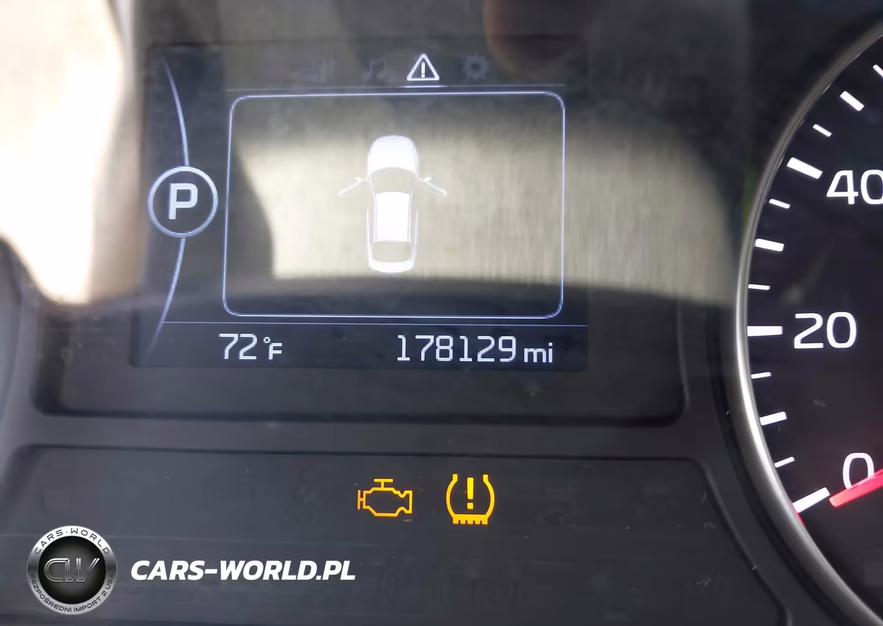 2018 Kia Optima Ex VIN:5XXGU4L36JG179886 - 15