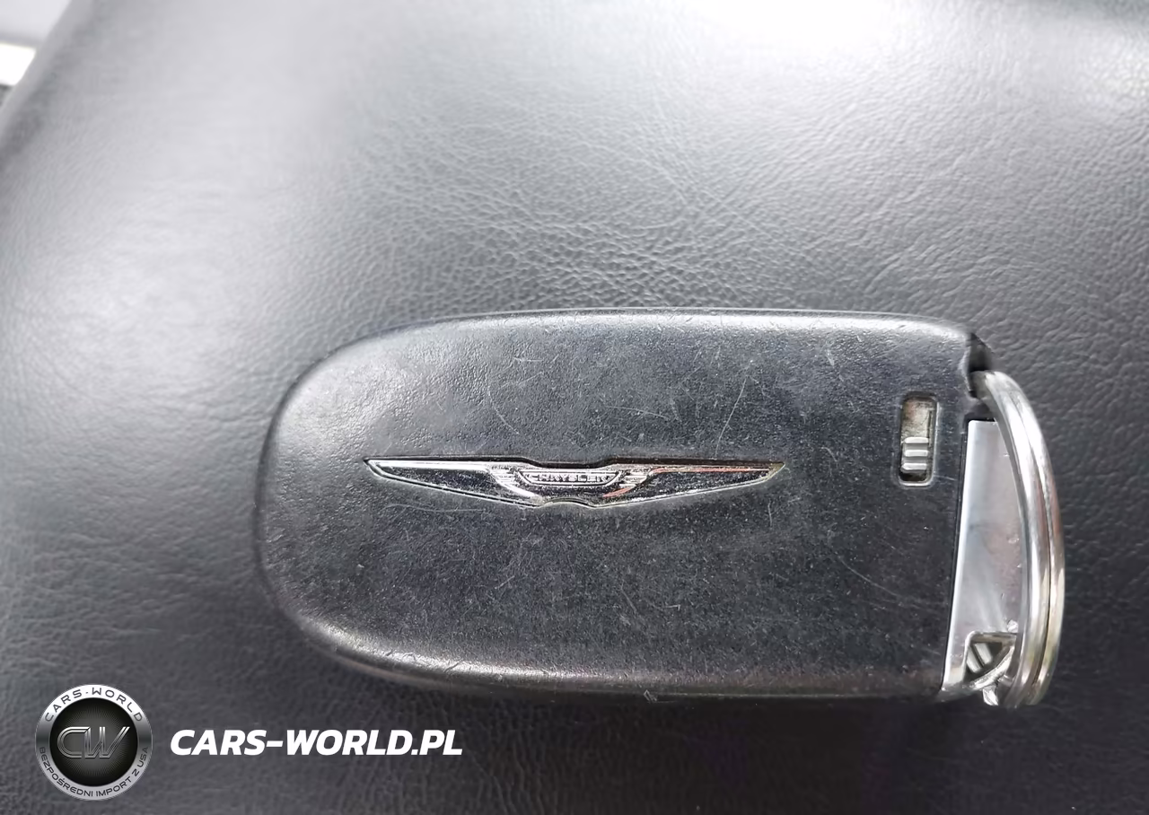 2019 Chrysler 300 Limited VIN:2C3CCAEG5KH609717 - 11