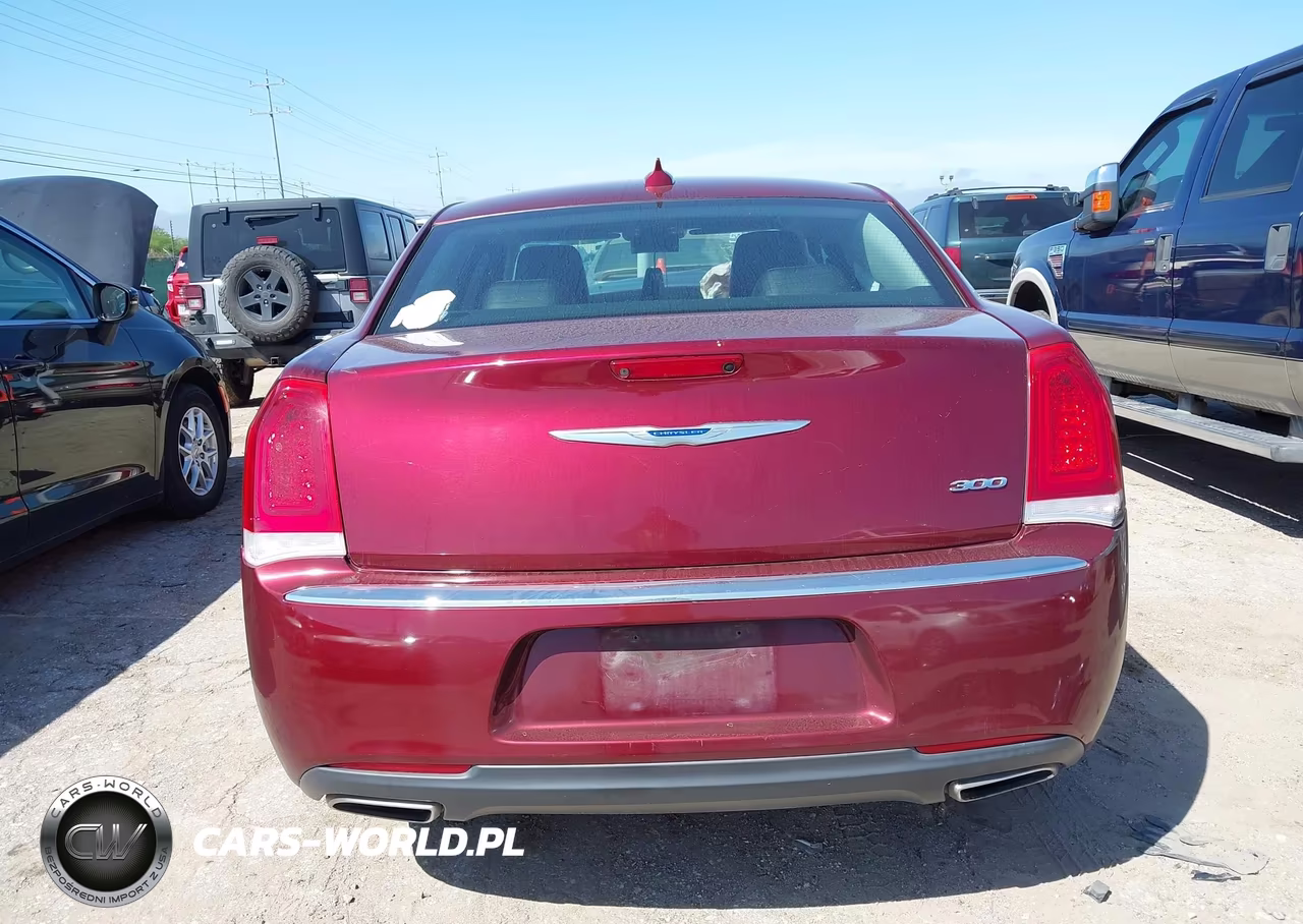 2019 Chrysler 300 Limited VIN:2C3CCAEG5KH609717 - 17
