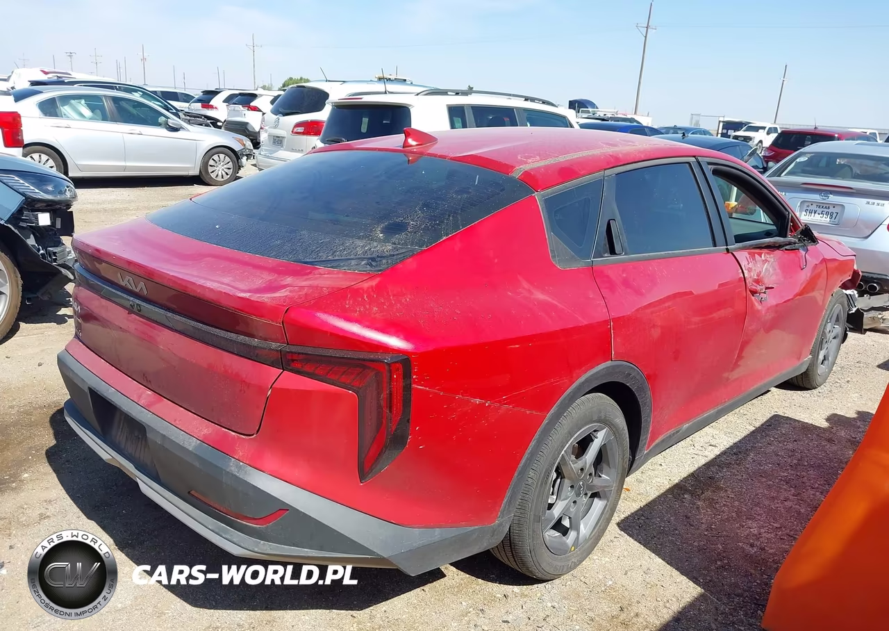 2025 Kia K4 Lxs VIN:3KPFT4DE3SE201268 - 4