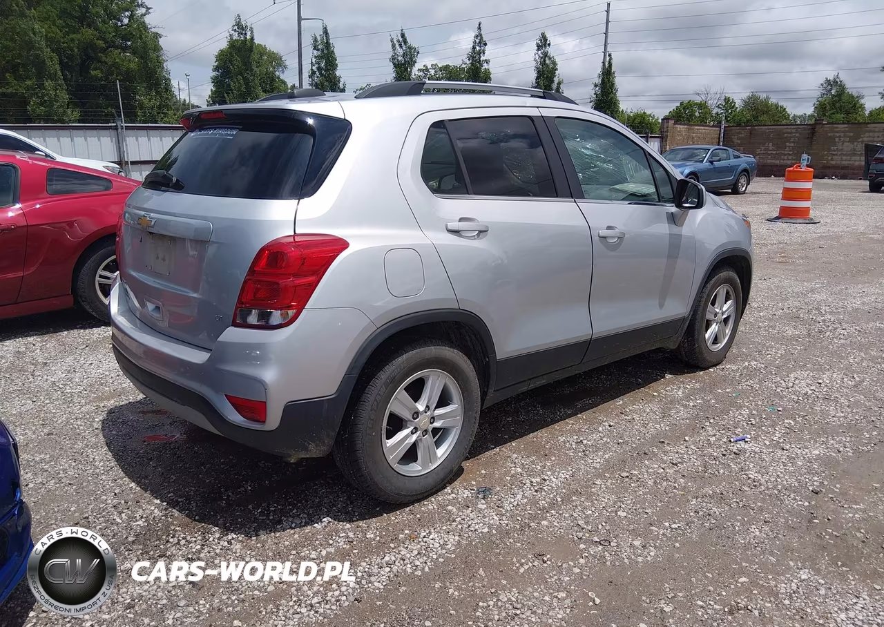 2017 Chevrolet Trax Lt VIN:3GNCJLSB0HL158421 - 4