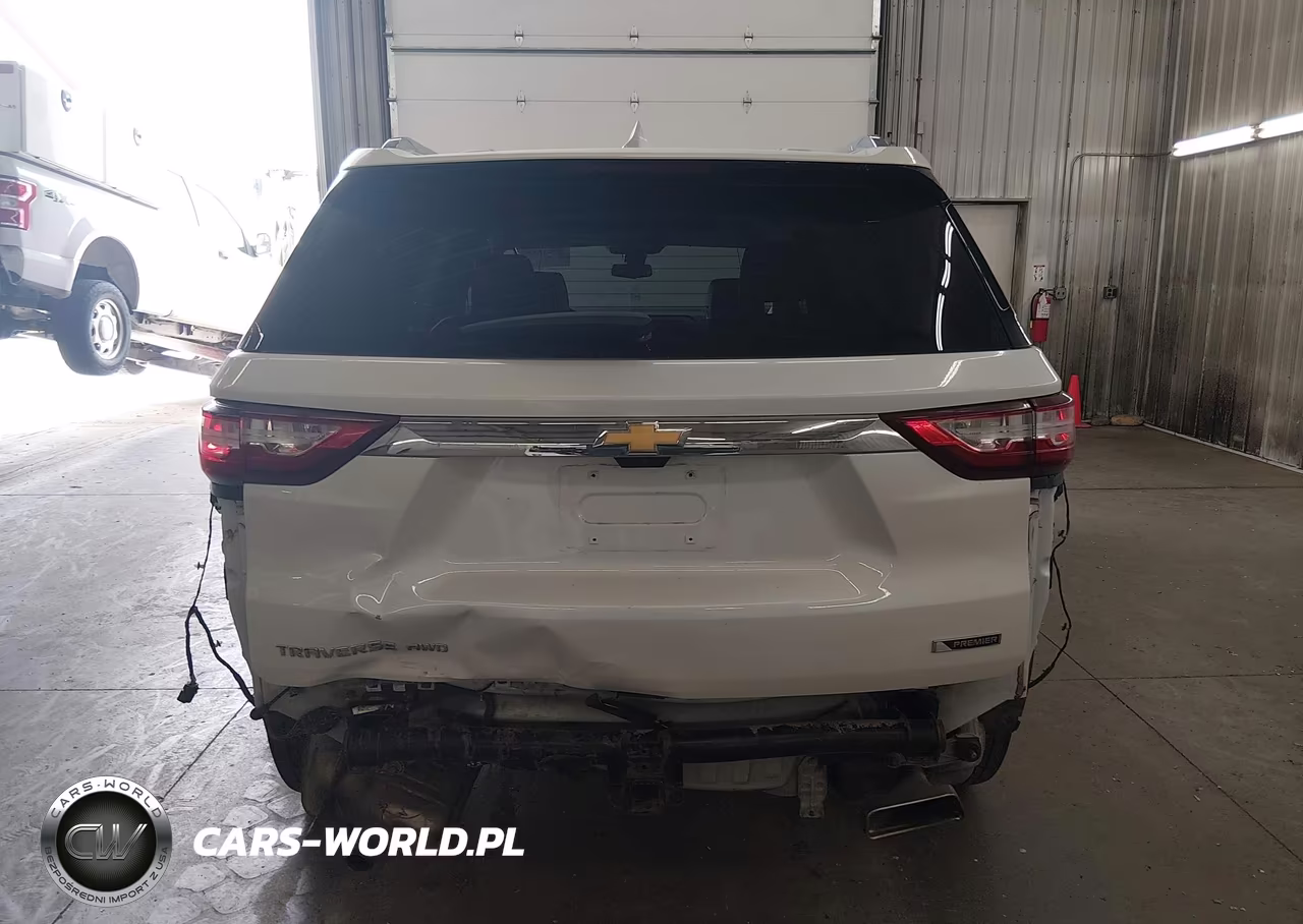 2018 Chevrolet Traverse Premier VIN:1GNEVJKW0JJ109995 - 17
