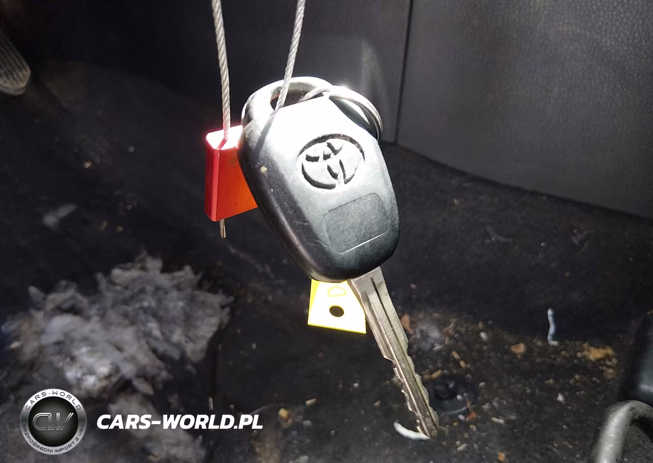 2015 Toyota Corolla Le VIN:5YFBURHE0FP317230 - 11