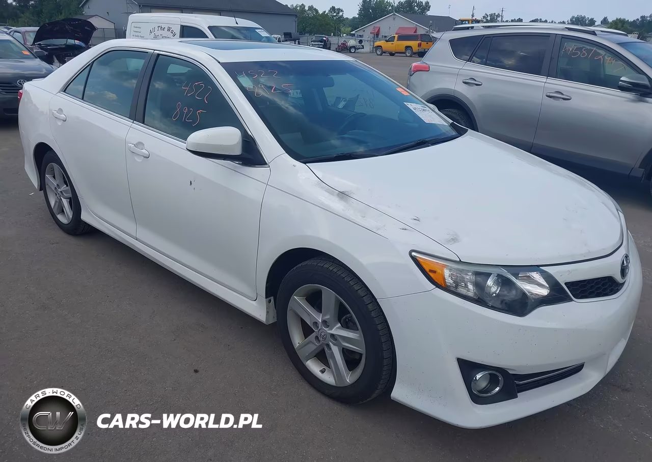 2014 Toyota Camry Se – zdjęcie 1 z 16