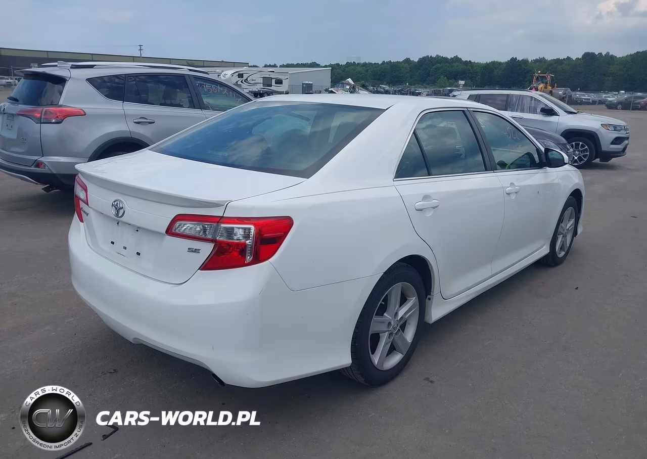 2014 Toyota Camry Se VIN:4T1BF1FK1EU428306 - 4